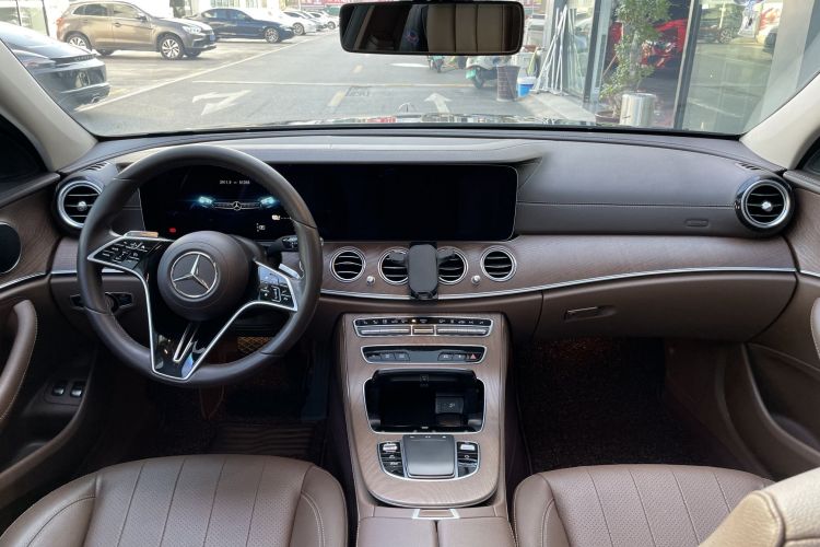 Mercedes-Benz E Class New Energy 2021 car image #9
