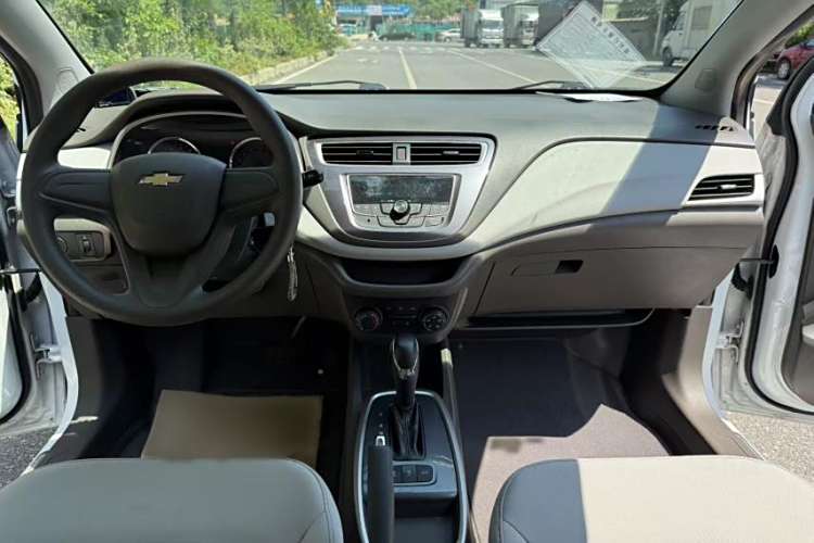 Chevrolet Lova 2017 car image #9