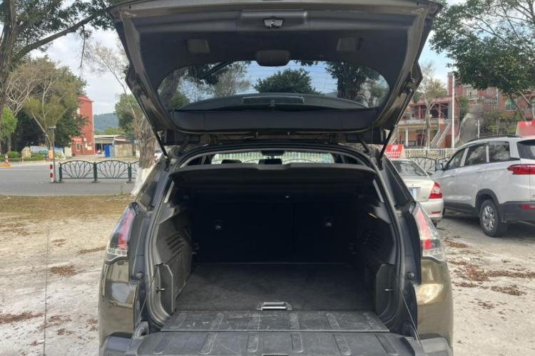 Peugeot 3008 2017 car image #9