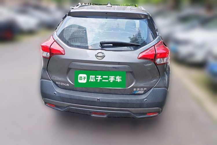 Nissan Kicks 2017 immagine di auto #9