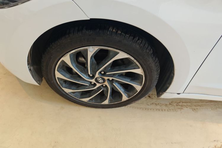 Hyundai Elantra AD 2019 car image #9