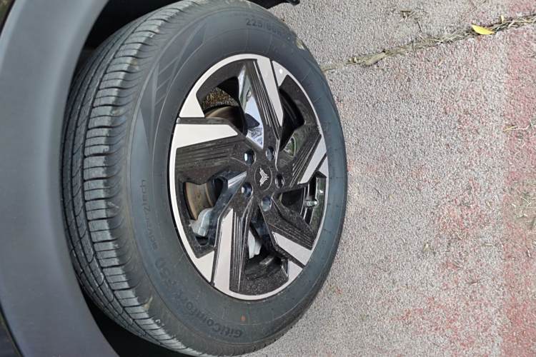 哪吒汽车 哪吒X 2024 汽车图片 #9