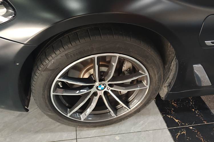 BMW M5 New Energy 2023 car image #9