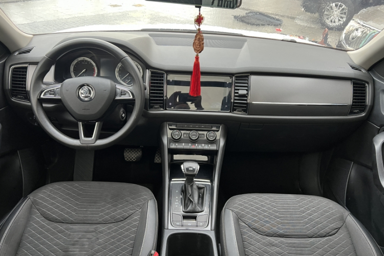 Skoda Kodiaq 2018 imagen de coche #9