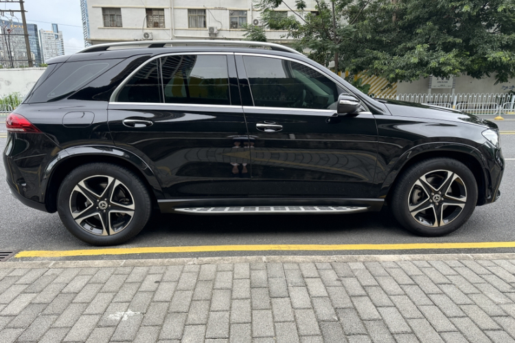 Mercedes-Benz GLE Class New Energy 2023 car image #9