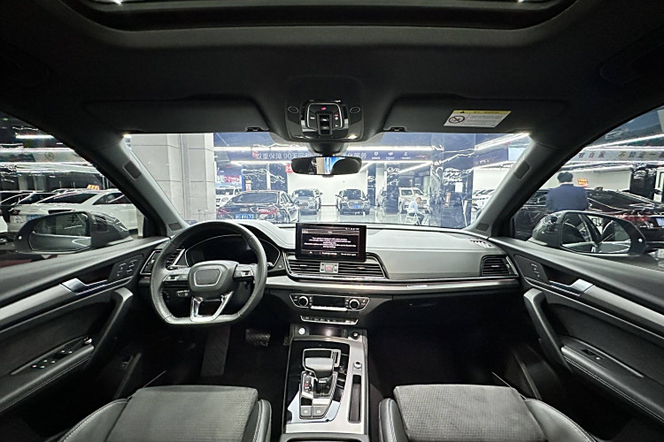 Audi Q5L Sportback 2021 #9 Audi Q5L Sportback 2021 car image #9