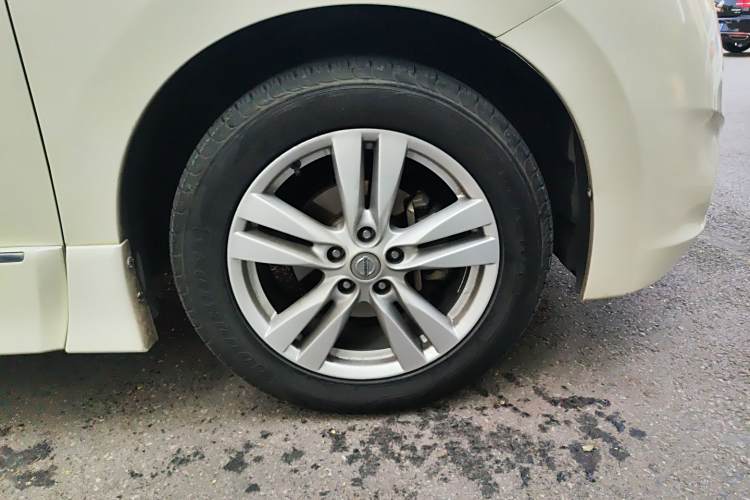 Nissan Quest 2016 imagem de carro #9