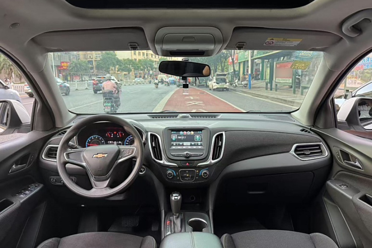 Chevrolet Equinox 2019 car image #9
