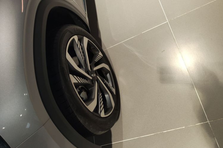 GEELY Tugella 2023 car image #9