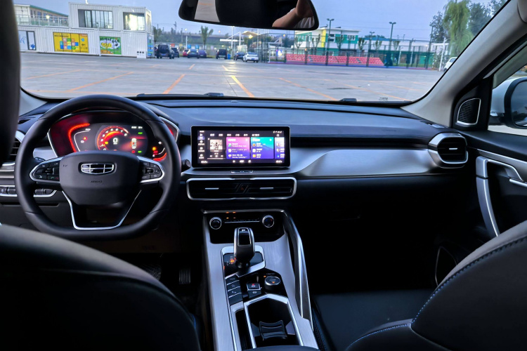 GEELY Coolray New Energy 2020 car image #9