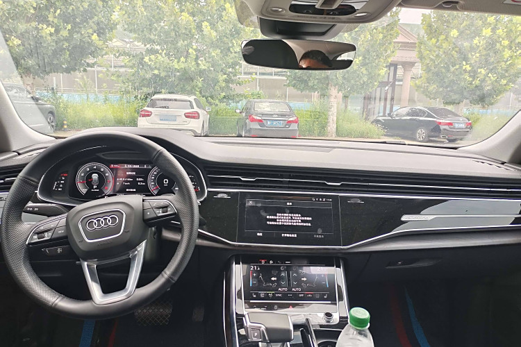 Audi Q8 2022 image de voiture #9