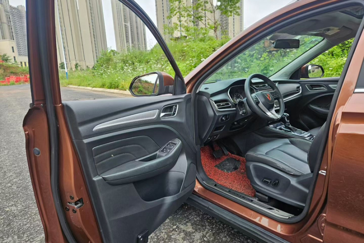 Roewe RX3 2018 car image #9