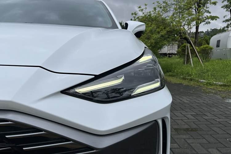 MG ONE 2023 car image #9