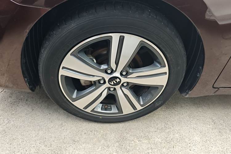 Kia K5 2017 изображение автомобиля #9