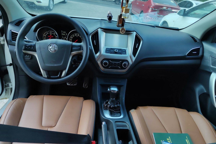 MG GT 2016 car image #9