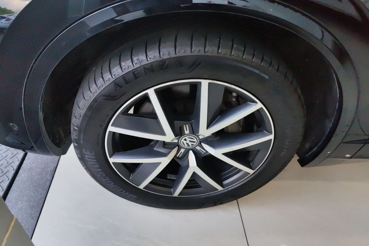 Volkswagen Touareg 2020 car image #9