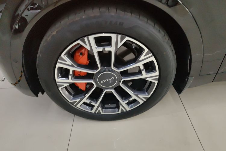 Lynk & Co 900 2025 car image #9