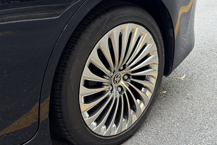 Toyota Mirai 2023 immagine di auto #9