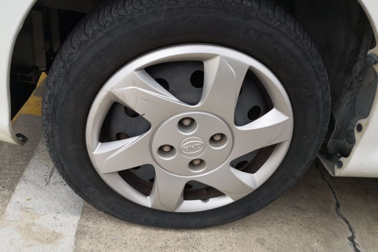 BYD e1 2019 #9 BYD e1 2019 car image #9