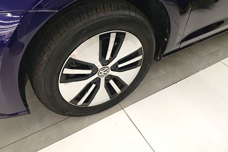 Volkswagen Golf Pure Electric 2020 image de voiture #9