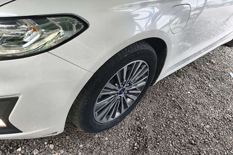 Ford Mondeo New Energy 2020 car image #9