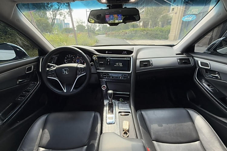 Honda Spirior 2016 car image #9