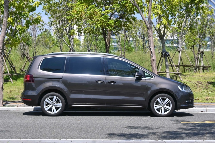 Volkswagen Sharan 2018 immagine di auto #9