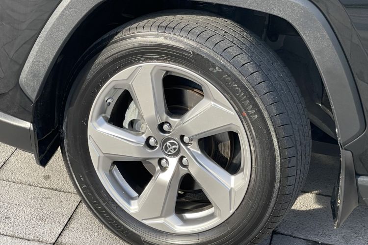 Toyota RAV4 (Imported) 2022 immagine di auto #9