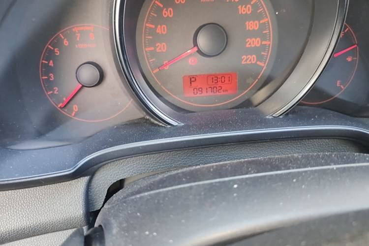 Honda Fit (Imported) 2015 image de voiture #9