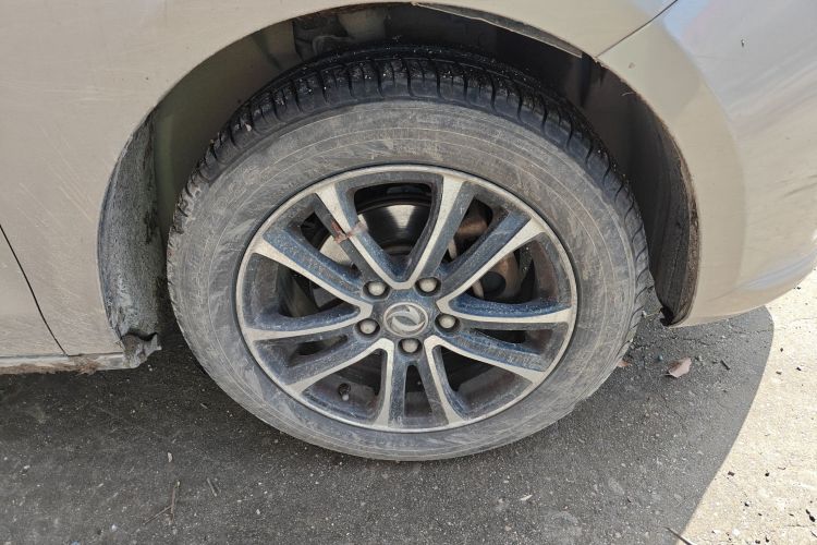 Forthing S500 2016 #9 Forthing S500 2016 car image #9