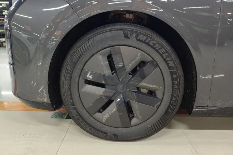 理想汽车 理想MEGA 2024 汽车图片 #9