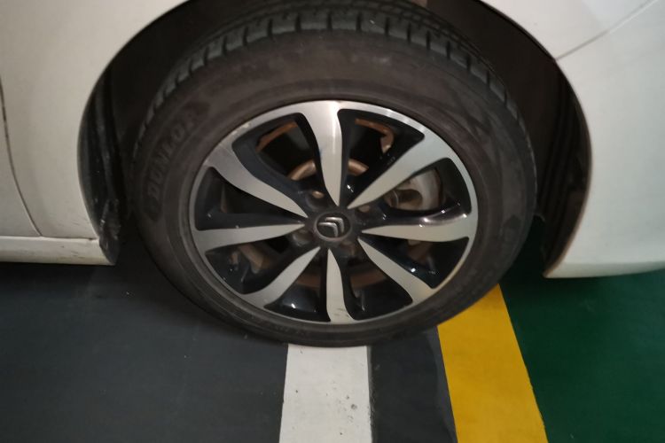 Citroen C4 C-Quatre 2018 car image #9