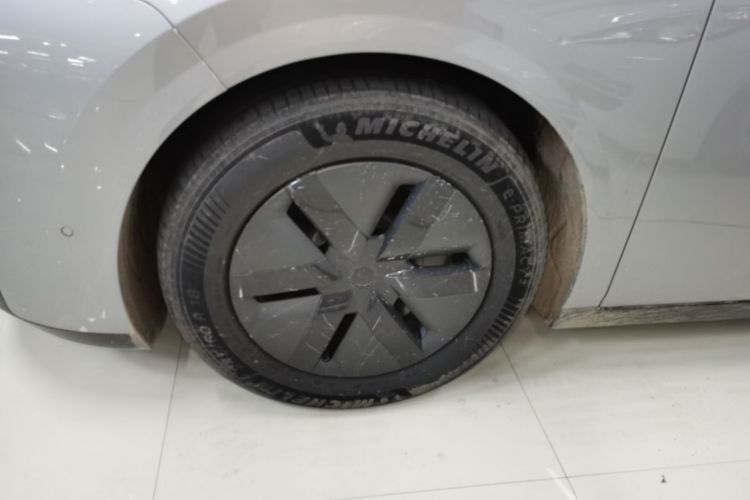 理想汽车 理想MEGA 2024 汽车图片 #9