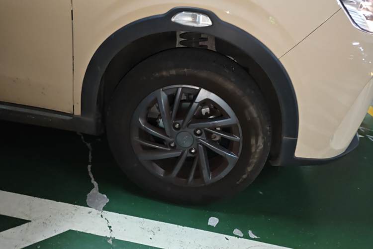 哪吒汽车 哪吒AYA 2024 汽车图片 #9