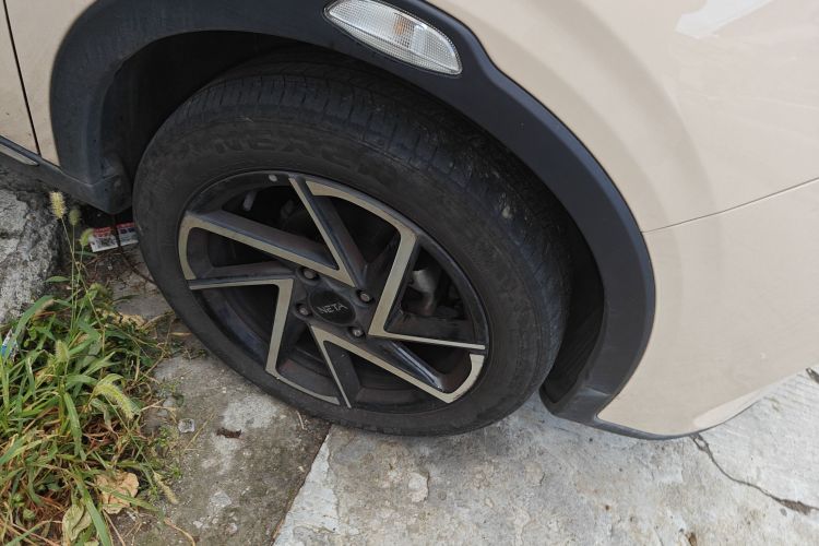 哪吒汽车 哪吒AYA 2023 汽车图片 #9