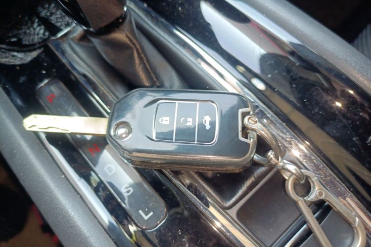 Honda VEZEL 2016 صورة سيارة #9