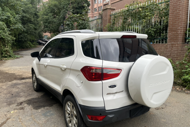 Ford EcoSport 2016 изображение автомобиля #9