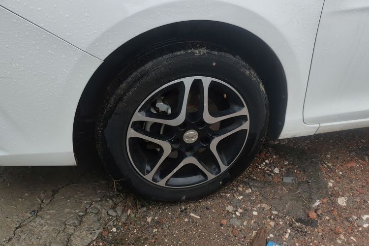 BYD G5 2017 #9 BYD G5 2017 car image #9