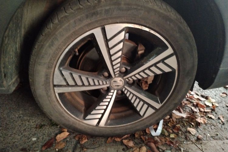 MG EZS Electric 2019 car image #9