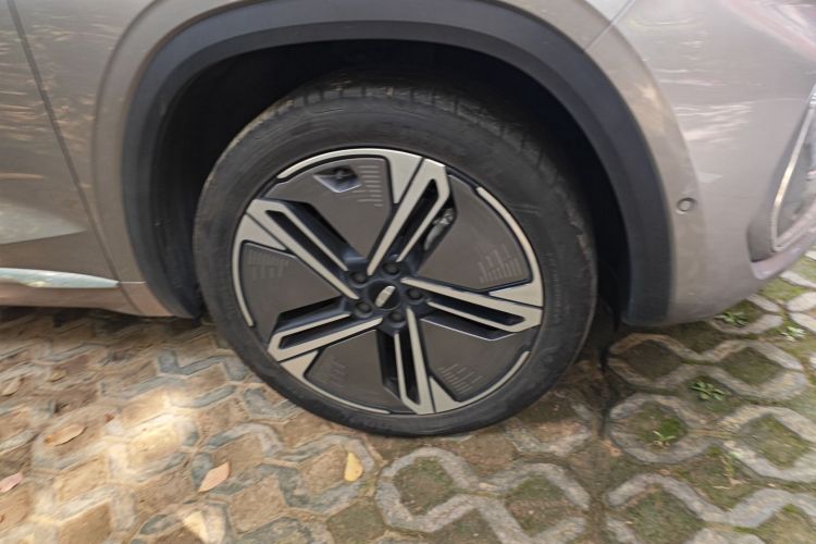 GEELY Monjaro EREV 2023 car image #9