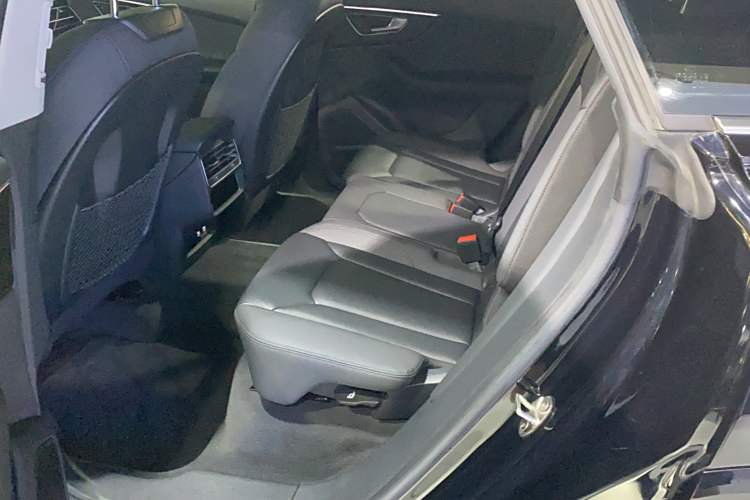 Audi Q8 2020 изображение автомобиля #9