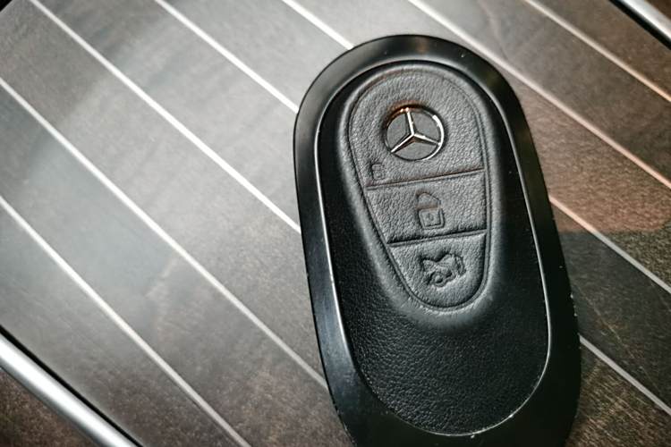 Mercedes-Benz E Class New Energy 2024 car image #9