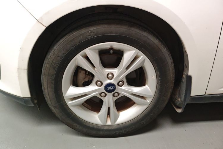 Ford Focus 2018 car image #9