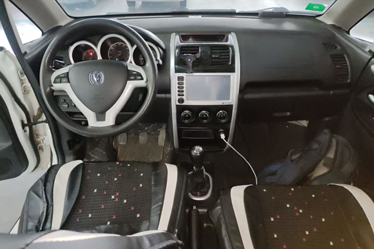 Changan CX20 2015 изображение автомобиля #9