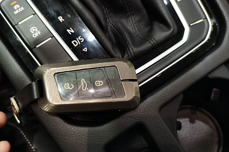 Volkswagen Passat Variant 2023 imagem de carro #9