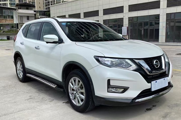 Nissan X-Trail 2019 immagine di auto #9