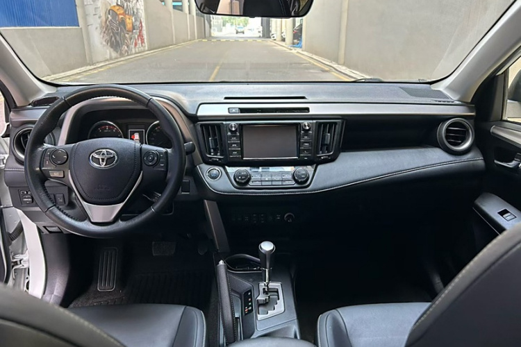 RAV4 2017 #9 RAV4 2017 car image #9