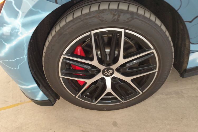 BYD HanL 2025 car image #9