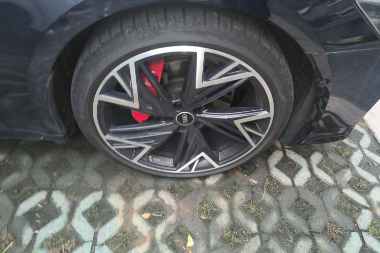 Audi A7L 2024 #9 Audi A7L 2024 صورة سيارة #9