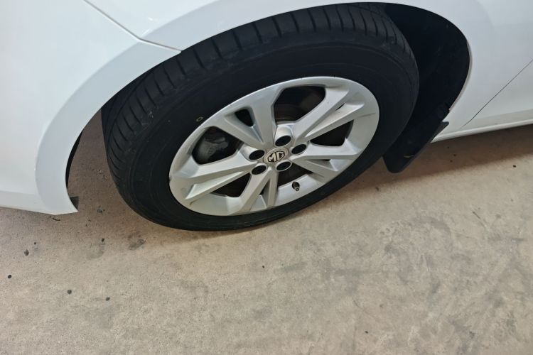 MG GT 2018 car image #9